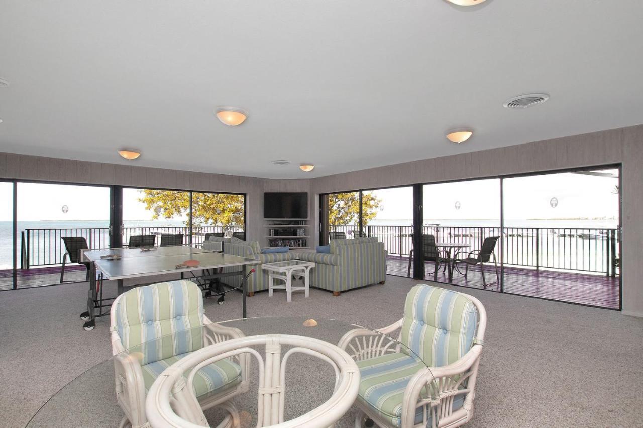 Holiday home Rock Harbor P8 *