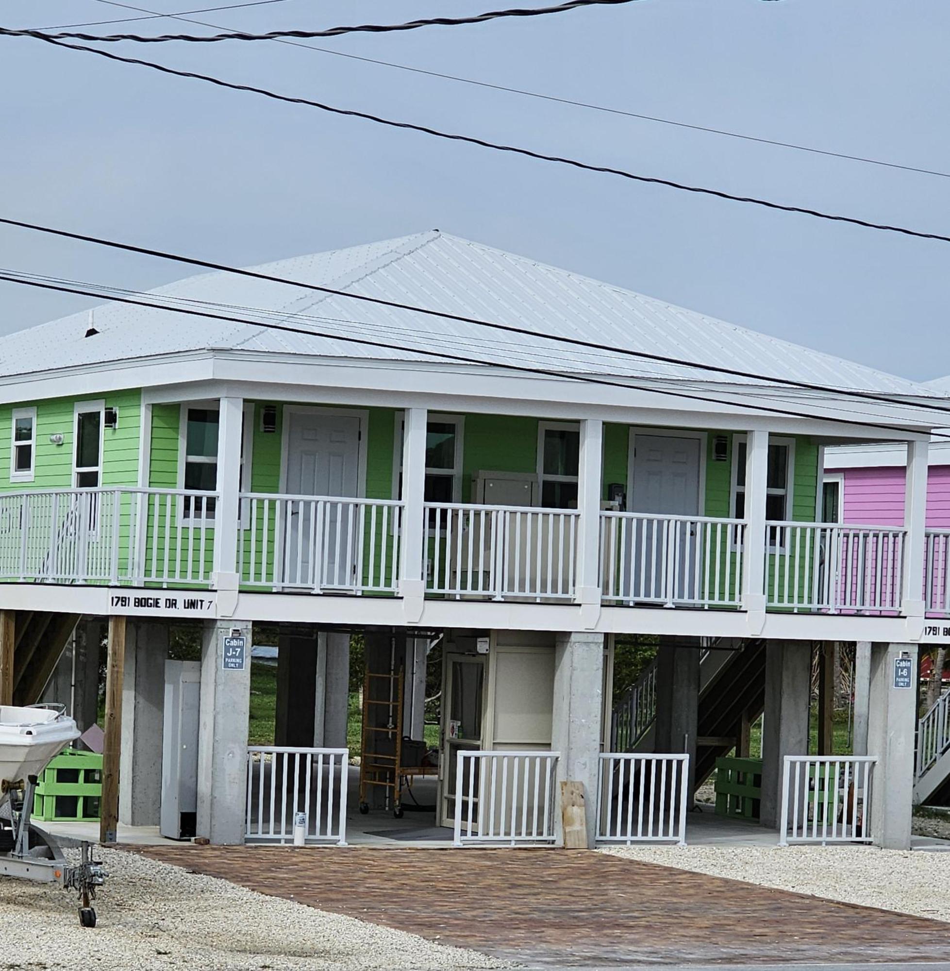 Lodge Old Wooden Bridge & Marina Big Pine Key