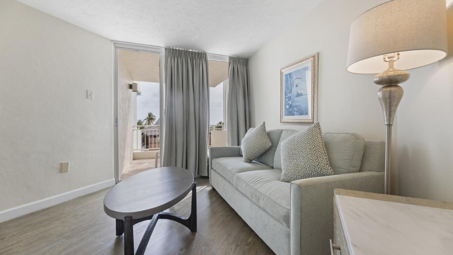 Caloosa Cove Hotel