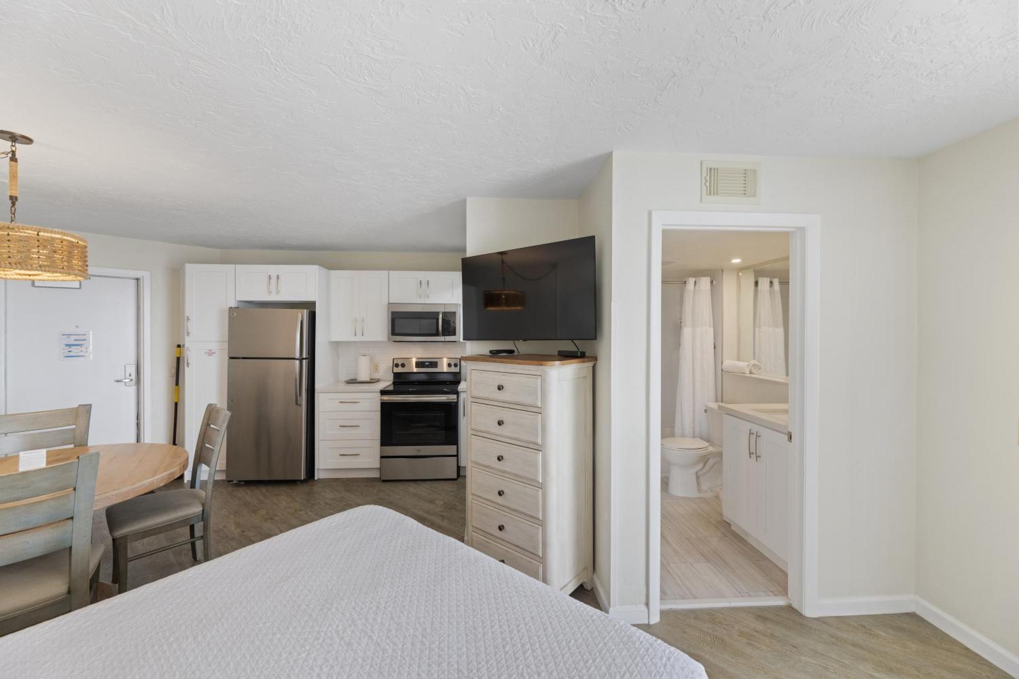 Caloosa Cove Hotel