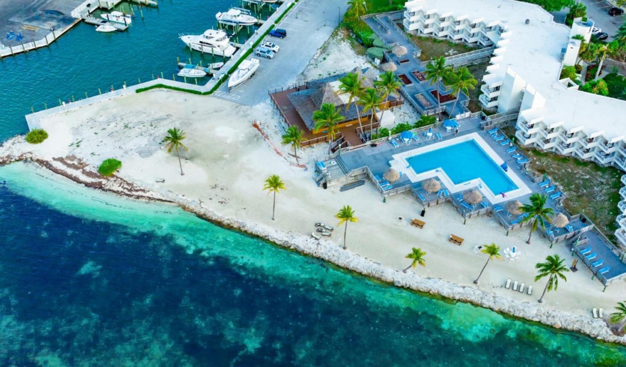 Caloosa Cove Hotel
