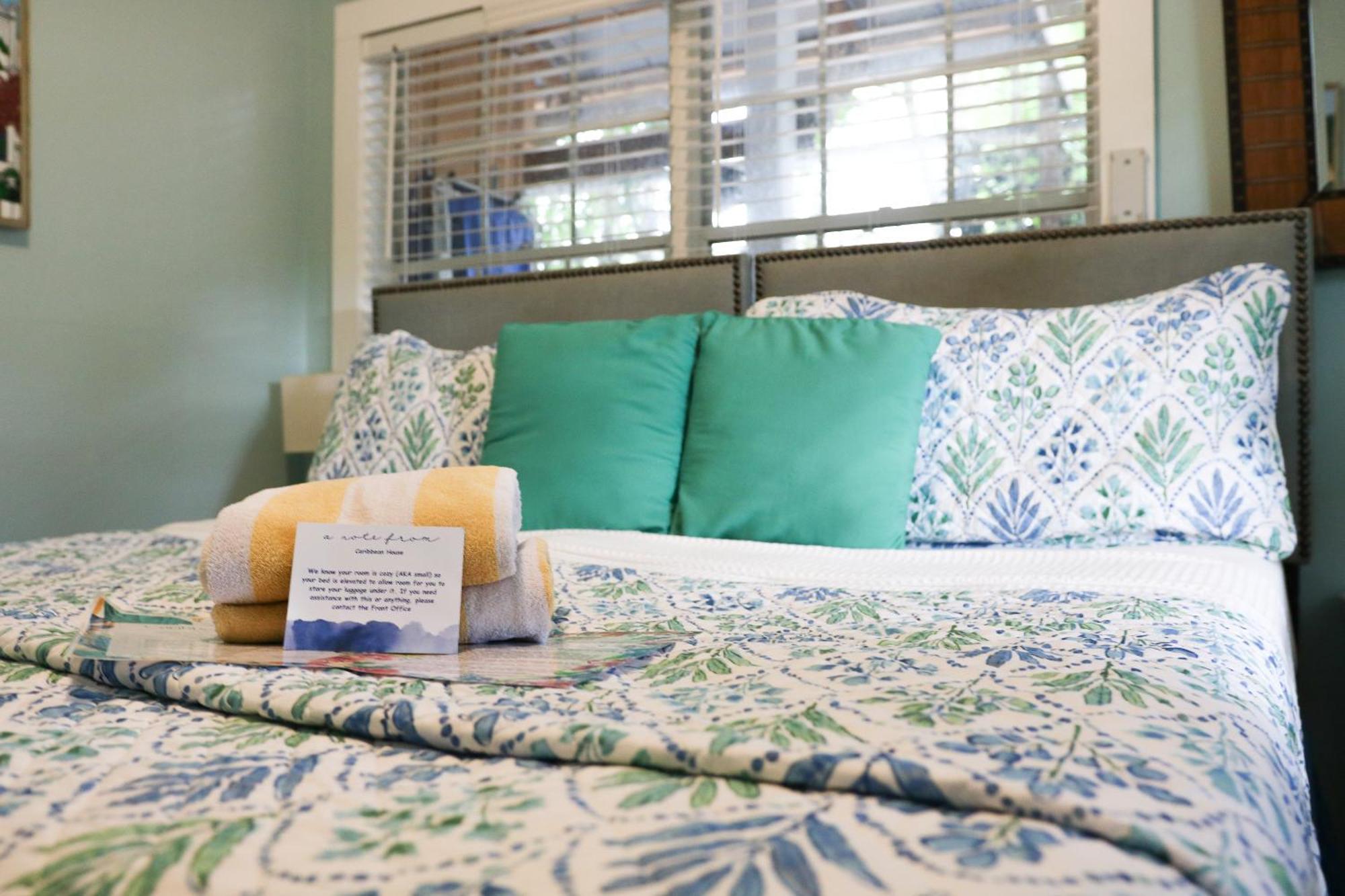 Caribbean House Guest house *