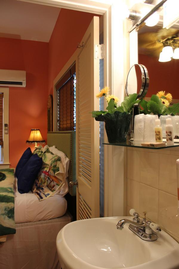 Caribbean House Guest house