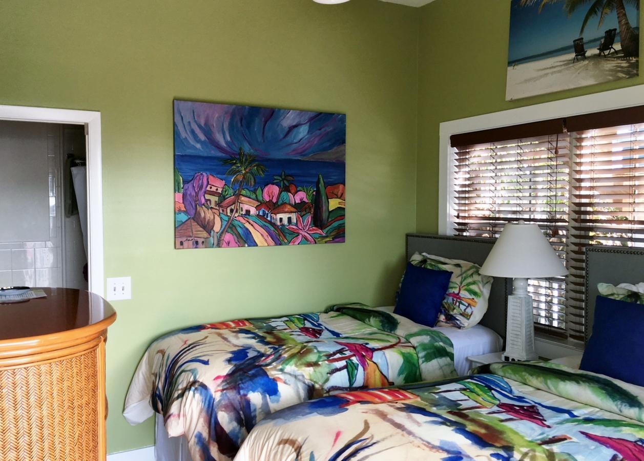 Caribbean House Guest house *