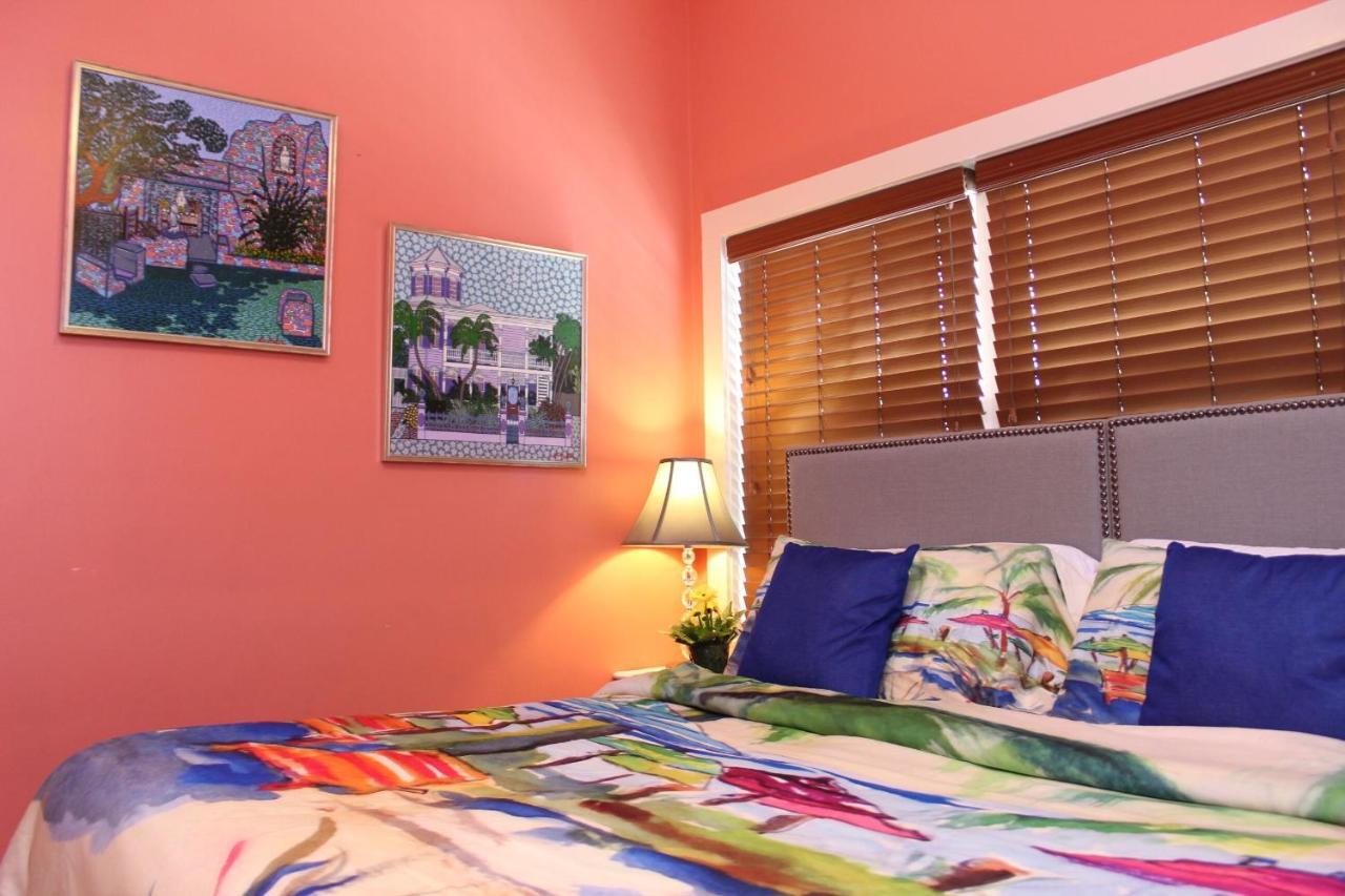 Caribbean House Guest house *
